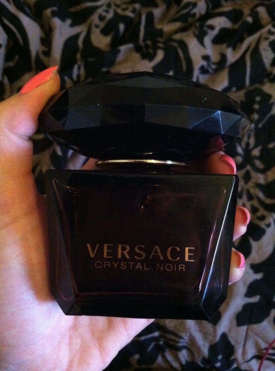 versace crystal noir perfume review
